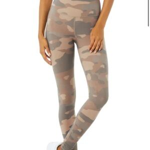 ALO YOGA Leggings in Putty Camo